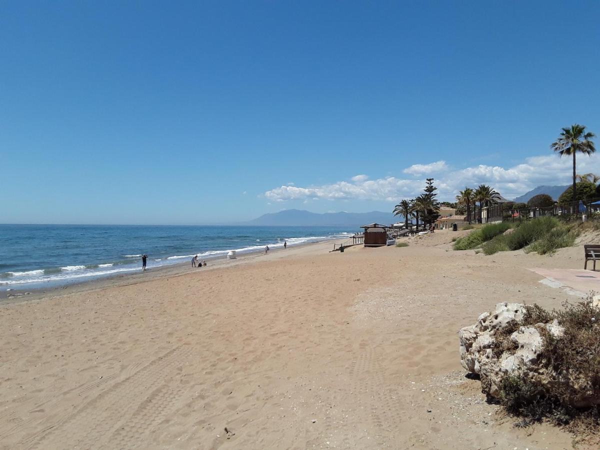 Beachfront Neptuno I, Complex,Views,Pool,Garden, Elviria Marbella Bagian luar foto