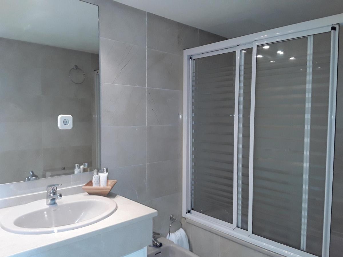 Beachfront Neptuno I, Complex,Views,Pool,Garden, Elviria Marbella Bagian luar foto