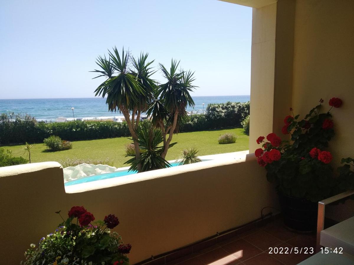 Beachfront Neptuno I, Complex,Views,Pool,Garden, Elviria Marbella Bagian luar foto