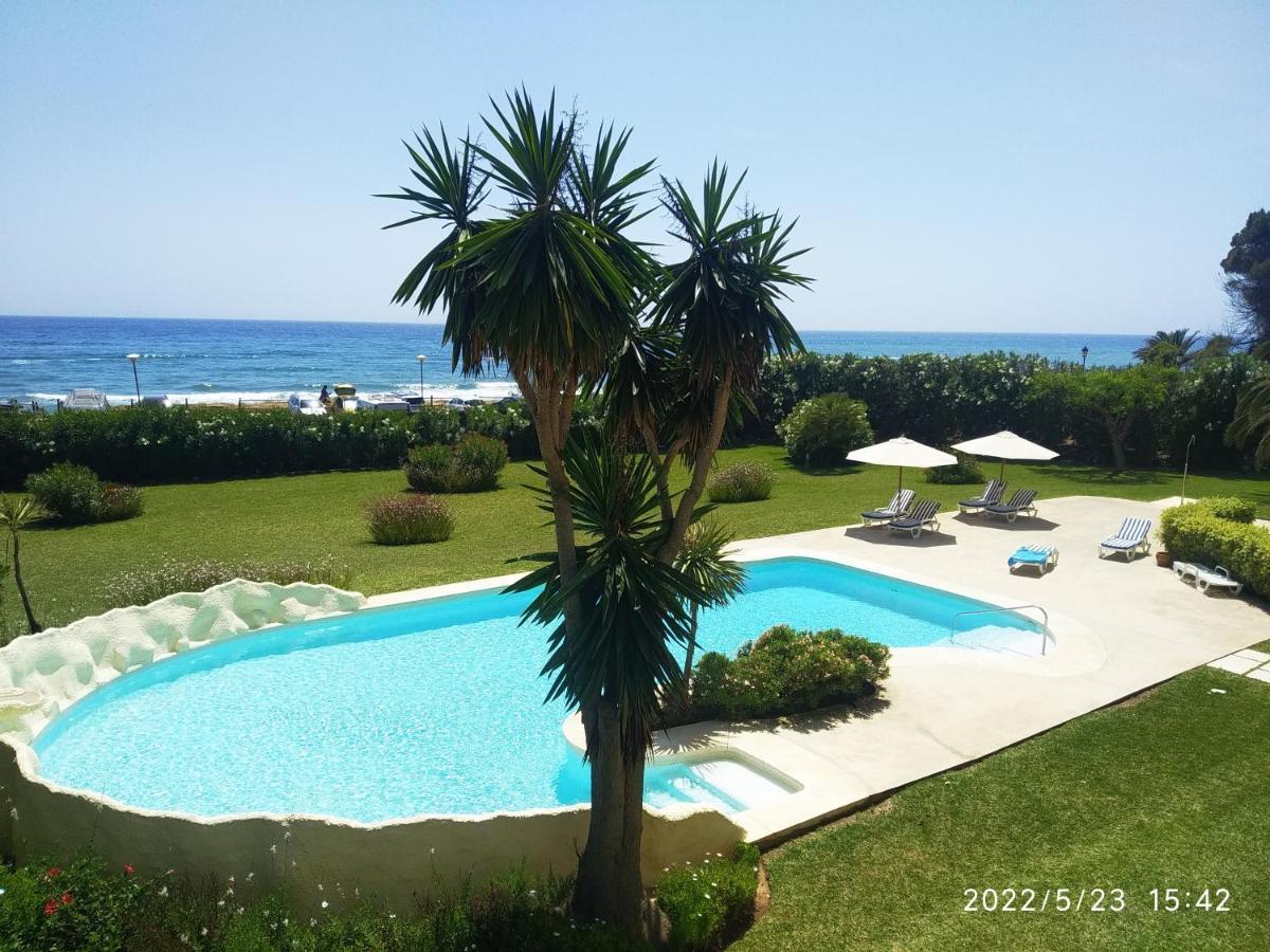 Beachfront Neptuno I, Complex,Views,Pool,Garden, Elviria Marbella Bagian luar foto