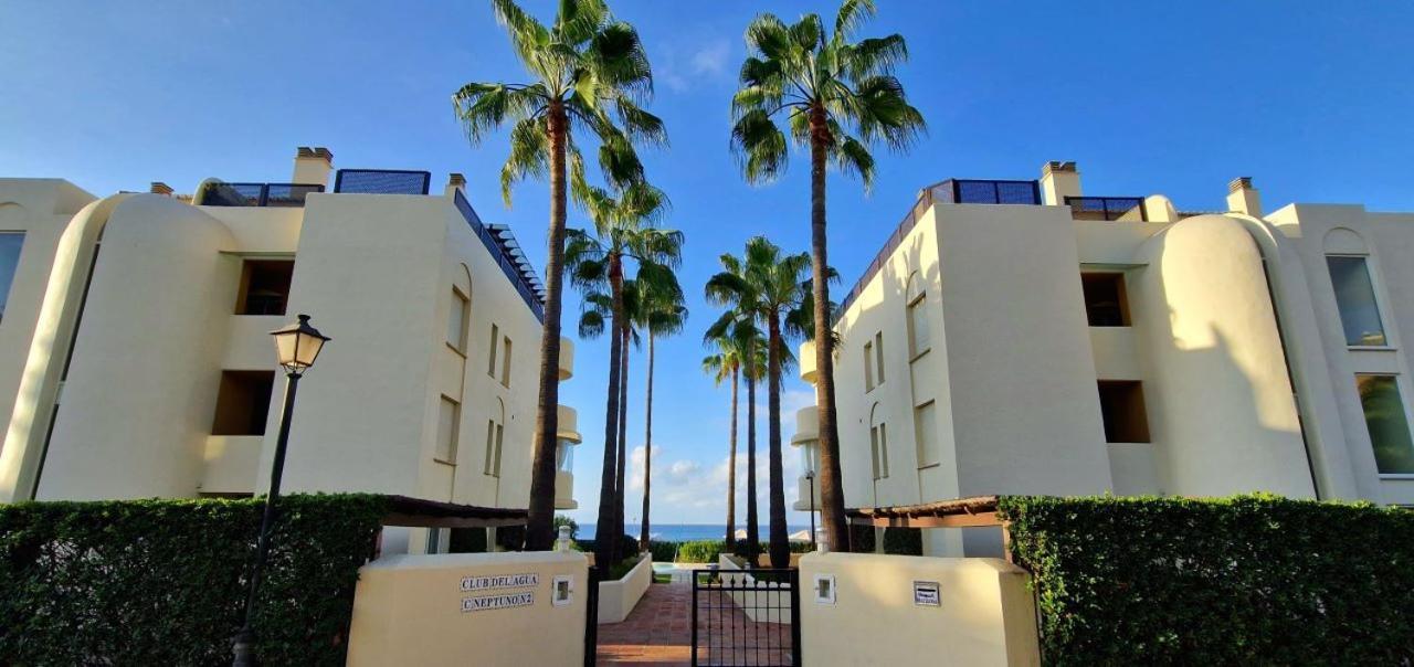 Beachfront Neptuno I, Complex,Views,Pool,Garden, Elviria Marbella Bagian luar foto