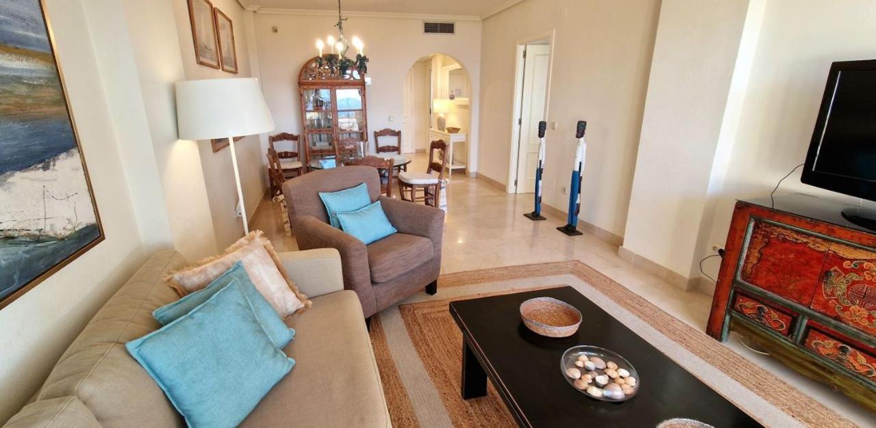 Beachfront Neptuno I, Complex,Views,Pool,Garden, Elviria Marbella Bagian luar foto