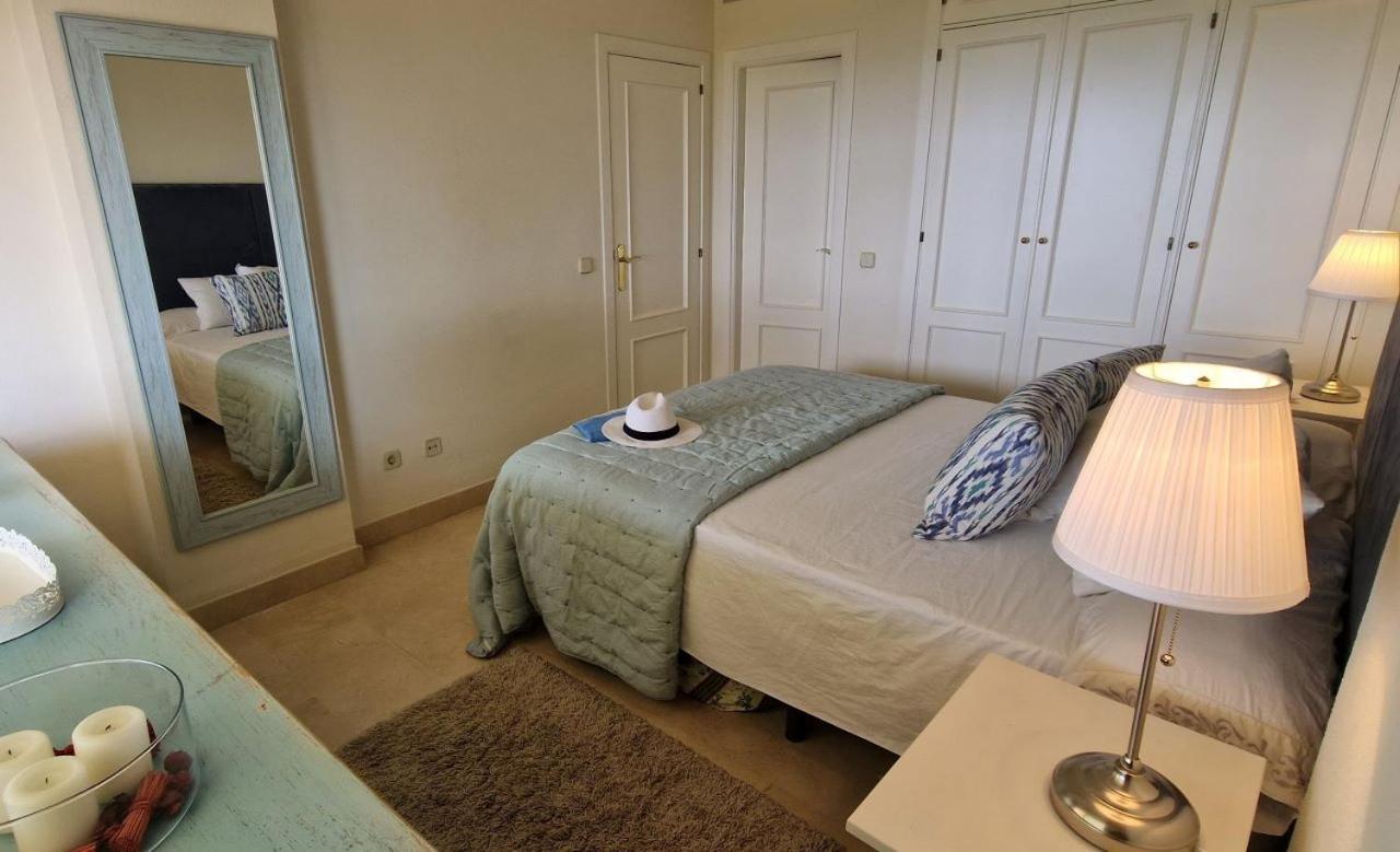Beachfront Neptuno I, Complex,Views,Pool,Garden, Elviria Marbella Bagian luar foto
