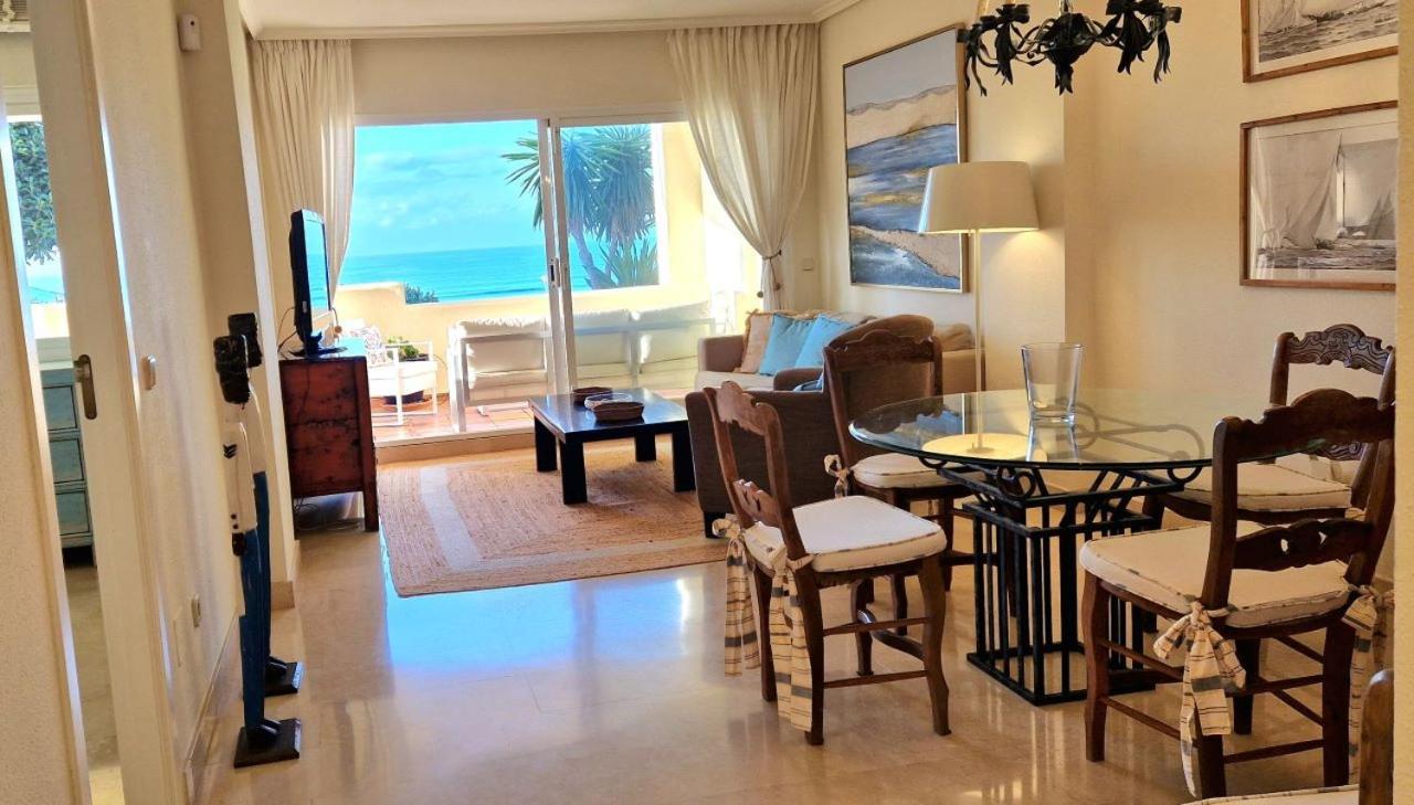 Beachfront Neptuno I, Complex,Views,Pool,Garden, Elviria Marbella Bagian luar foto