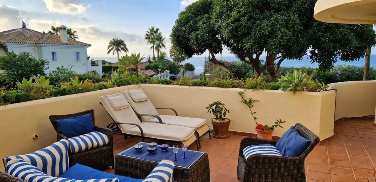 Beachfront Neptuno I, Complex,Views,Pool,Garden, Elviria Marbella Bagian luar foto